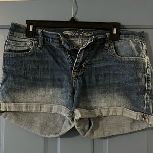 Old navy boyfriend shorts